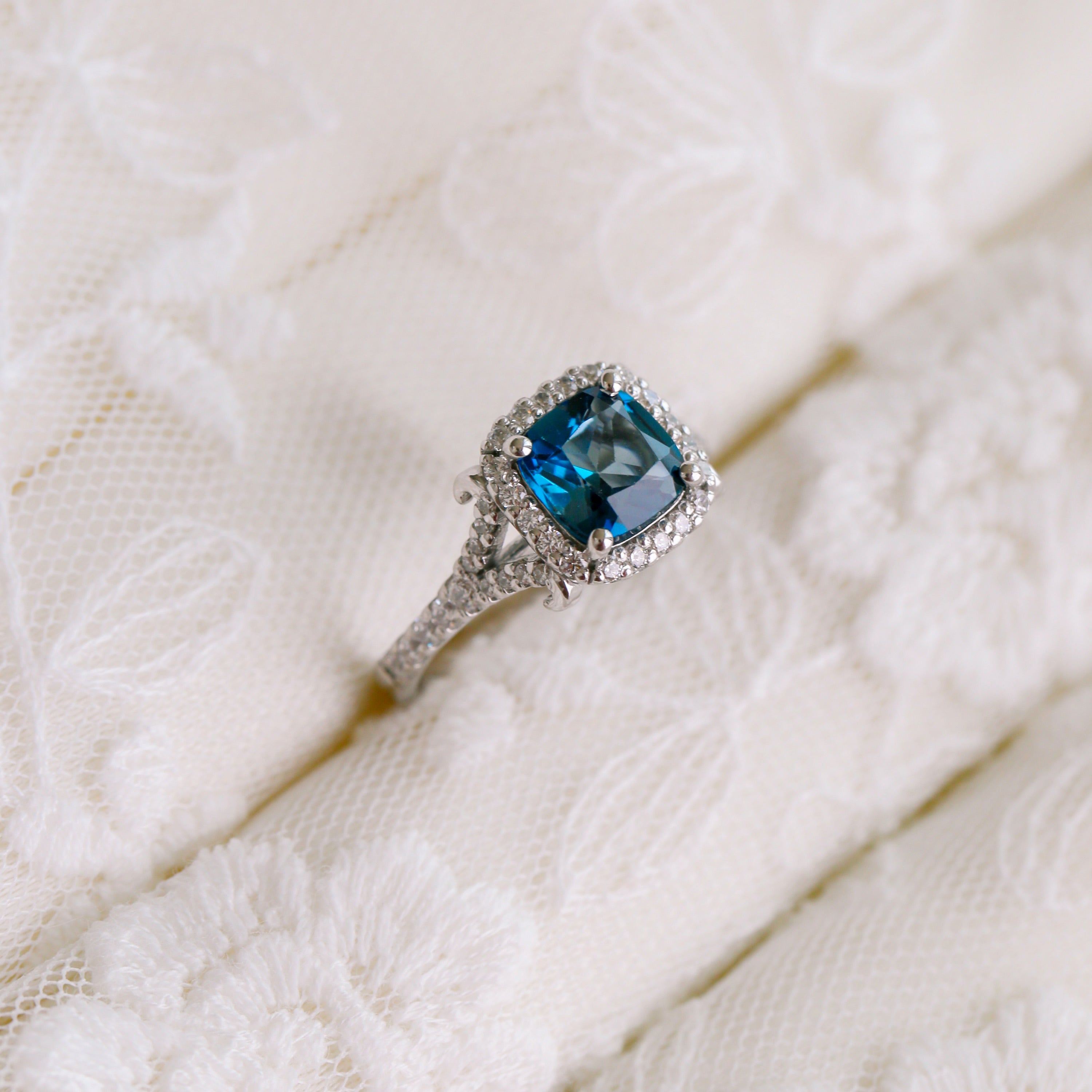 London blue topaz Eternal Wave ring – TED&MAG JEWELRY STUDIO